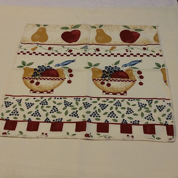 Napkins and Napkin Rings - Picture 5 of 7